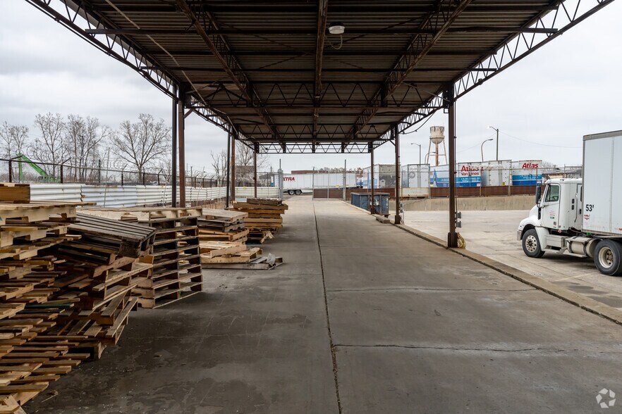 More Photos Of 6500 Mount Elliott St, Detroit Light Distribution For Lease