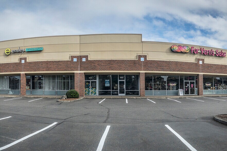 More Photos Of 3700-3850 SW Hall St, Beaverton General Retail For Lease