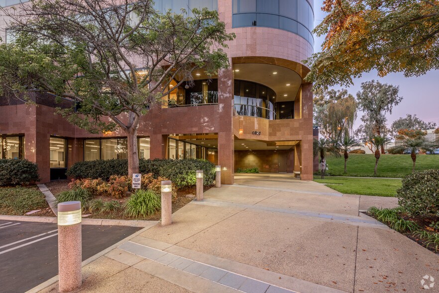 More Photos Of 9820 Willow Creek Rd, San Diego Office For Lease