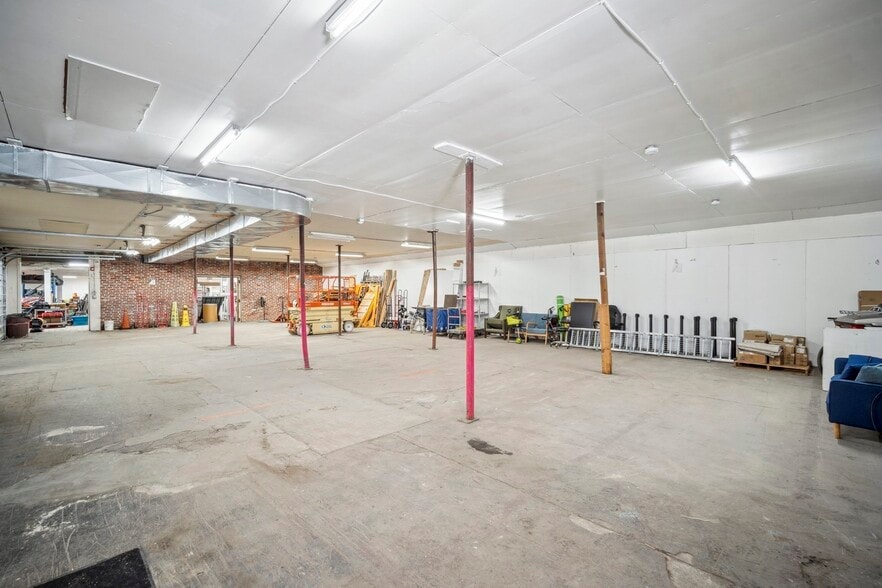 More Photos Of 2025 Pine St, Palmer Warehouse For Sale