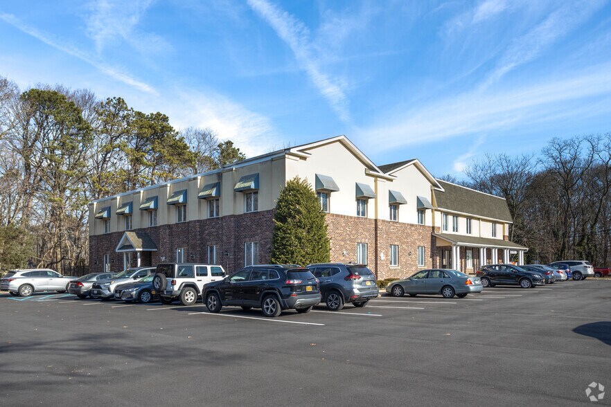 More Photos Of 233 Union Ave, Holbrook Medical For Lease
