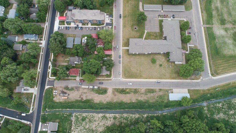 More Photos Of XXX Elmhurst Ave, Braham Flex For Sale