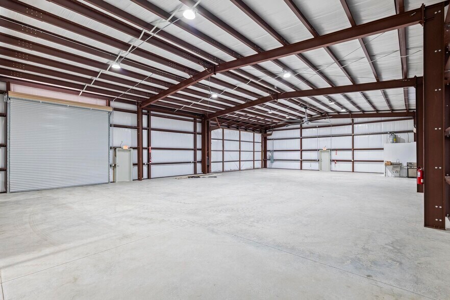 More Photos Of 6305 Springer Dr, Port Richey Industrial For Sale