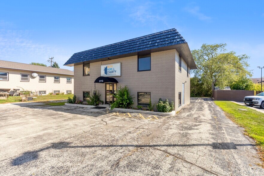 Primary Photo Of 2713 S Chicago Ave, South Milwaukee Office For Sale