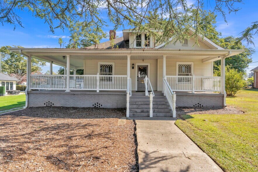 More Photos Of 408 N Main St, Greer Office For Sale
