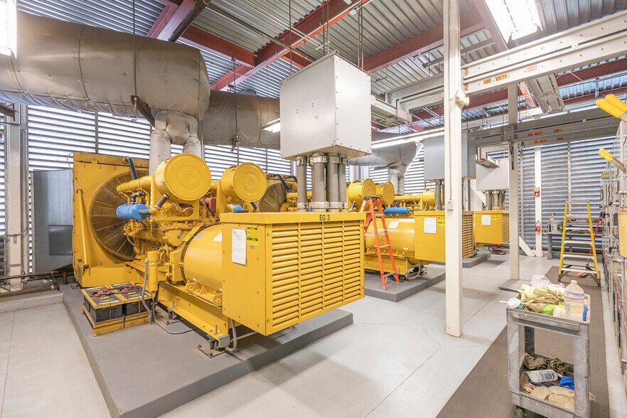 More Photos Of 201 N Sunrise Ave, Roseville Research And Development For Sale