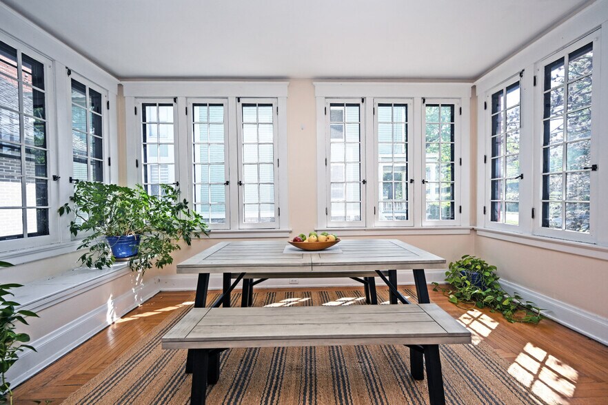 More Photos Of 2150 Alpine Pl, Cincinnati Office For Sale