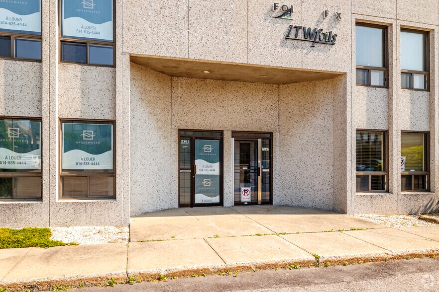 More Photos Of 2337-2365 Rue Rue Guénette, Saint-Laurent Warehouse For Sale