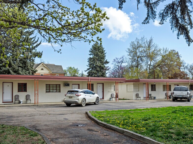 More Photos Of 928 N Lincoln Ave, Loveland Hotel For Sale