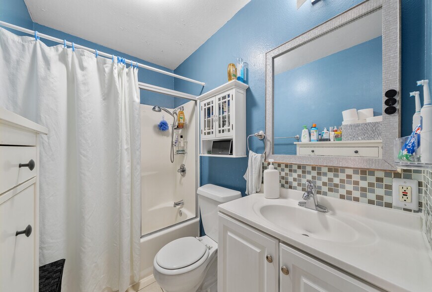 More Photos Of 2516 Elsinore St, Los Angeles Multifamily For Sale