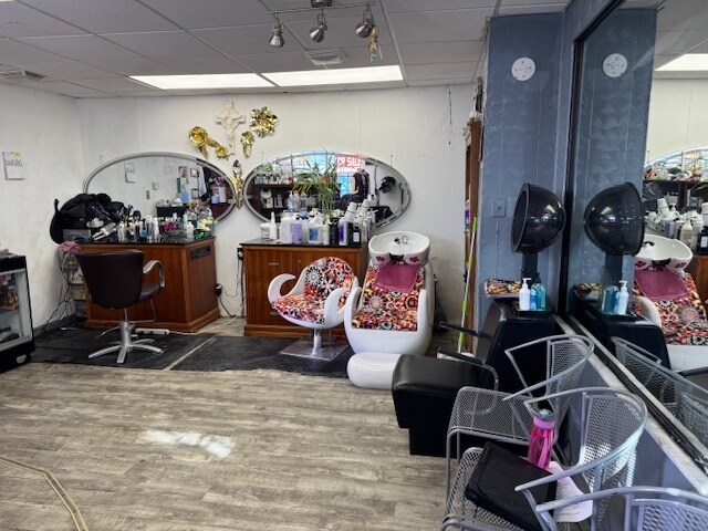 More Photos Of 78 W Walton Blvd, Pontiac Office For Sale