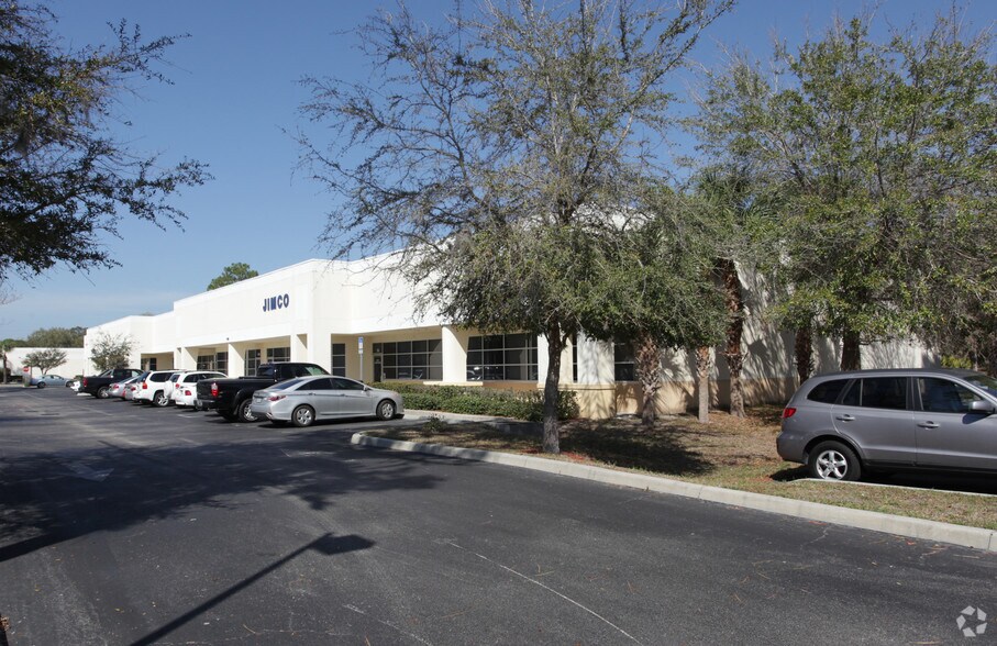 More Photos Of 710 Commerce Dr, Venice Warehouse For Lease