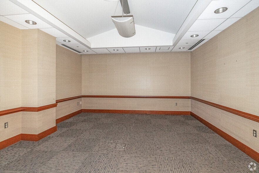 More Photos Of 835 W Hamilton St, Allentown Apartments For Lease