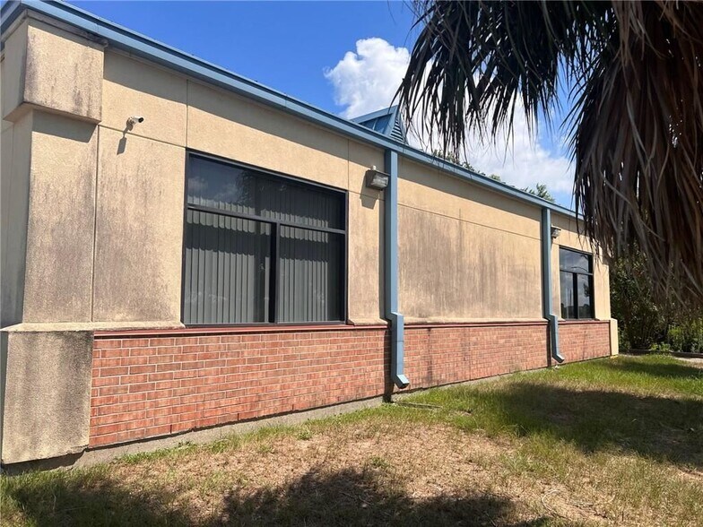 More Photos Of 11331 Lake Forest Blvd, New Orleans Storefront Retail Office For Sale