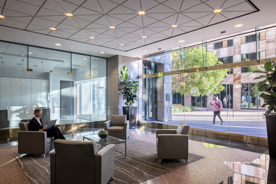 More Photos Of 2040 Main St, Irvine Unknown For Lease