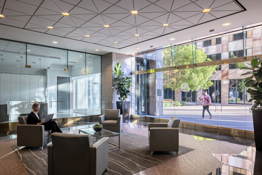 More Photos Of 2040 Main St, Irvine Unknown For Lease