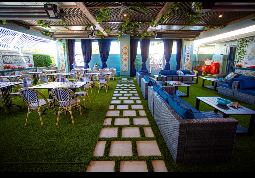 More Photos Of 301 Oak St, Brentwood Restaurant For Sale