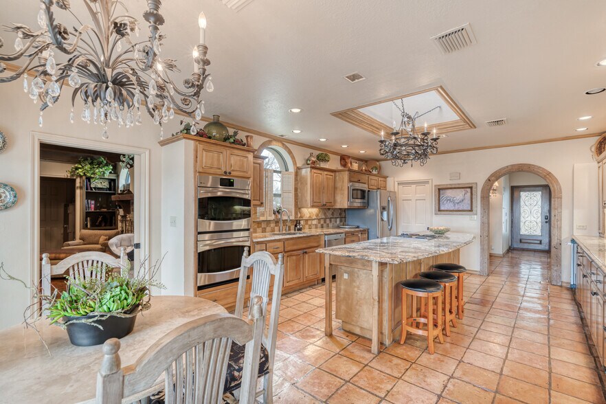 More Photos Of 505 Gilchrist Ln, Del Rio Specialty For Sale