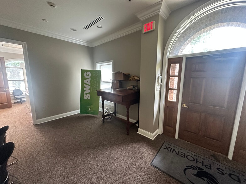 More Photos Of 4624 Chambliss Ave, Knoxville Office Residential For Sale