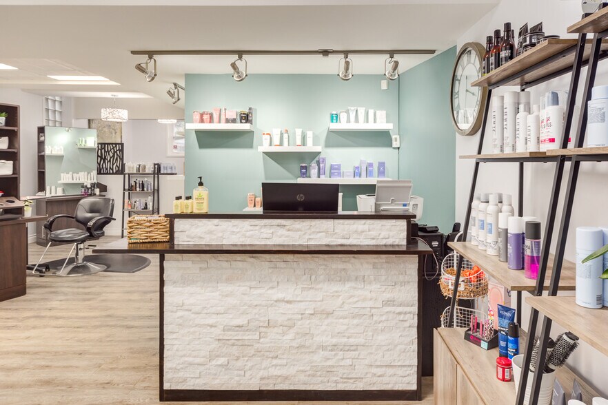 More Photos Of 1904 20th Ave NW, Calgary Storefront Retail Office For Lease