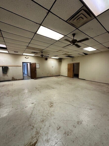 More Photos Of 2800 S 24th St W, Muskogee Manufacturing For Sale