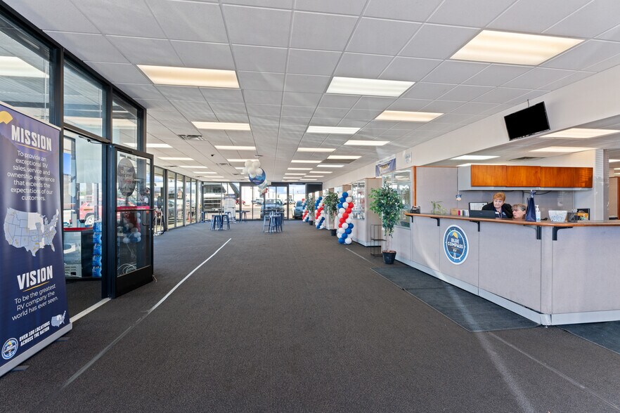 More Photos Of 3204-3208 E Platte Ave, Colorado Springs Auto Dealership For Sale