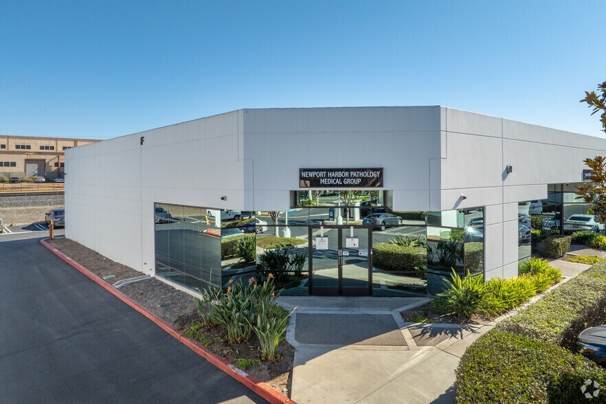 More Photos Of 15375 Barranca Pky, Irvine Light Distribution For Lease