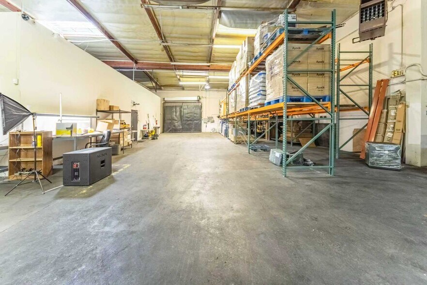 More Photos Of 215 W 134th St, Los Angeles Warehouse For Lease