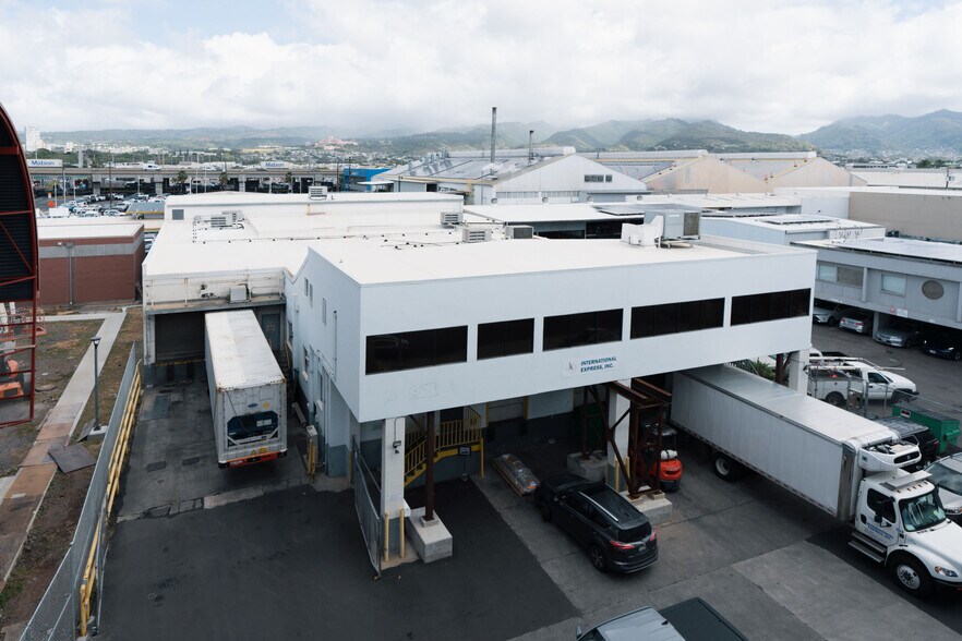 More Photos Of 2613 Waiwai Loop, Honolulu Warehouse For Sale