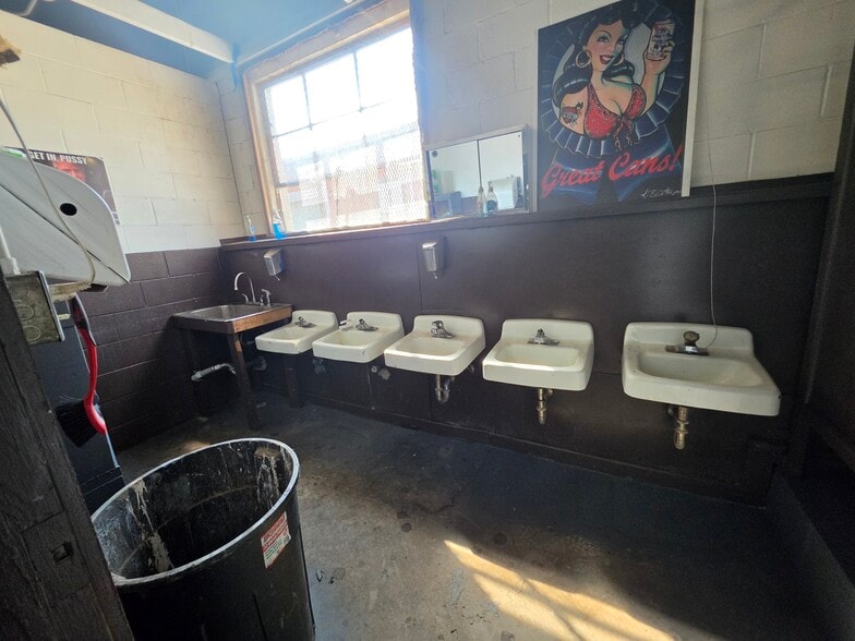 More Photos Of 220 Madison st, Webb City Industrial For Sale