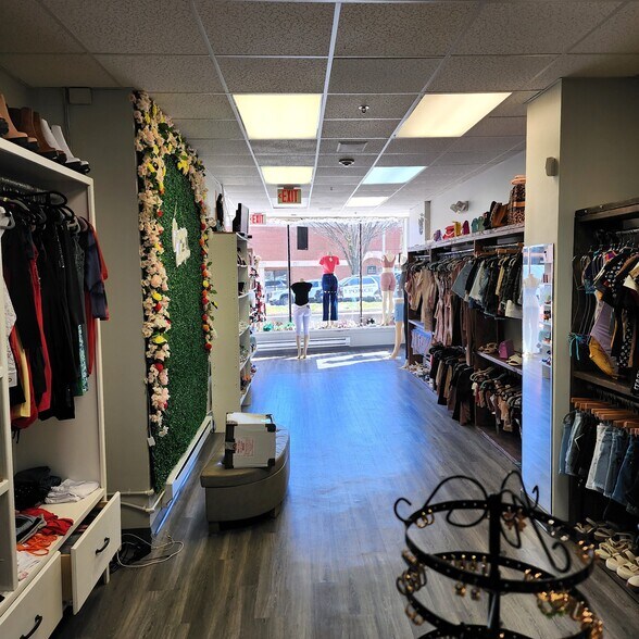 More Photos Of 238 Main St, Danbury Apartments For Sale