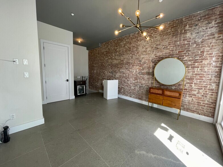 More Photos Of 537 Park Pl, Brooklyn Storefront Retail Residential For Lease