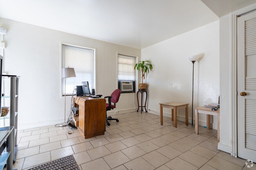 More Photos Of 4 College Ct, Louisville Multifamily For Sale