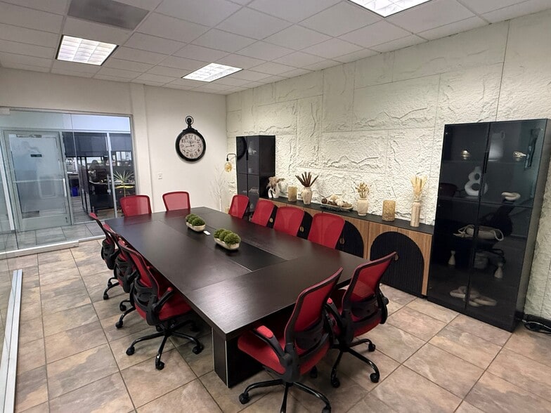More Photos Of 14107 Dinard Ave, Santa Fe Springs Warehouse For Lease