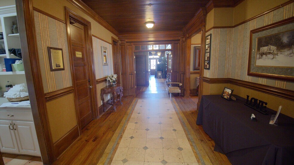 More Photos Of 1176 Atlanta Hwy, Auburn Specialty For Sale