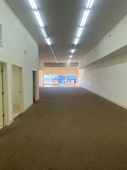 More Photos Of 605 E Commerce St, Greenville Storefront Retail Residential For Lease