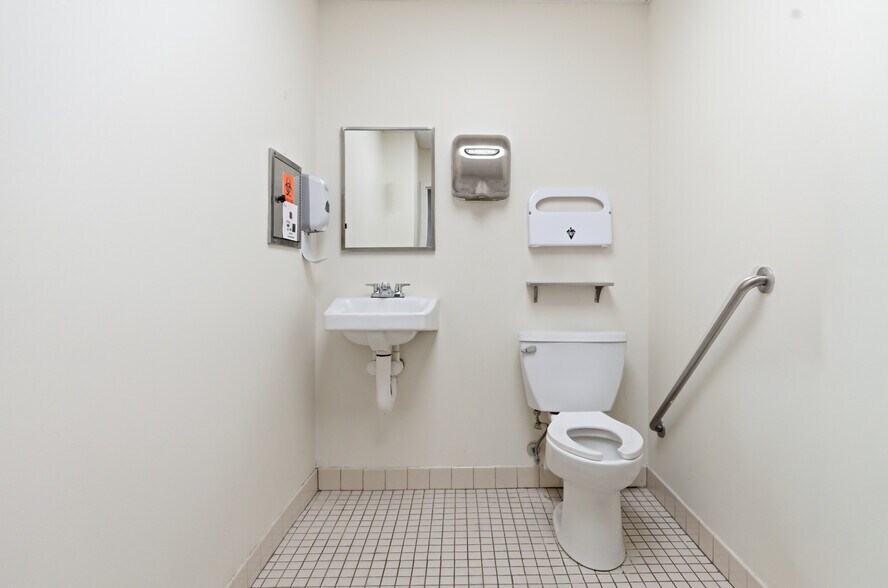More Photos Of 877 Stewart Ave, Garden City Medical For Sale