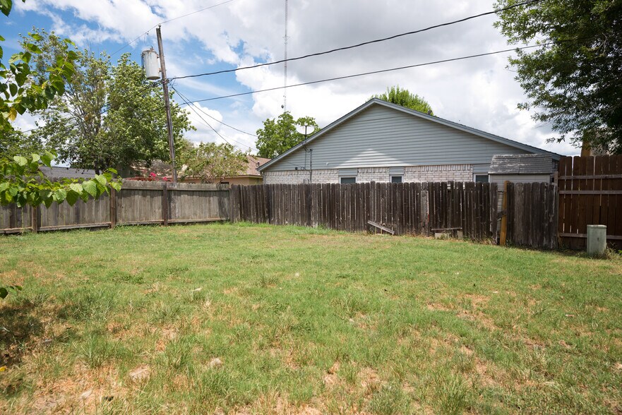 More Photos Of 108 108, 112, 118 & 120 Milann St, Victoria Apartments For Sale