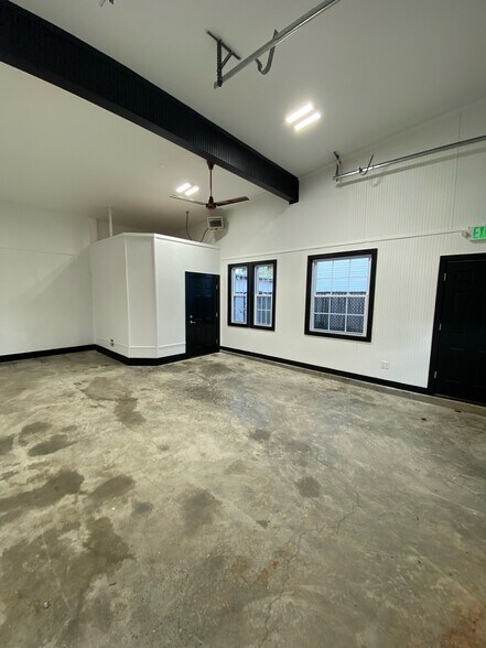 More Photos Of 134 Cockeysville, Cockeysville Warehouse For Lease