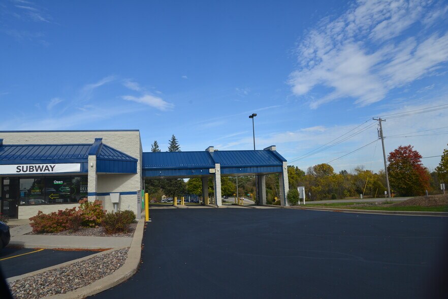 More Photos Of 827 N Rochester St, Mukwonago Unknown For Sale