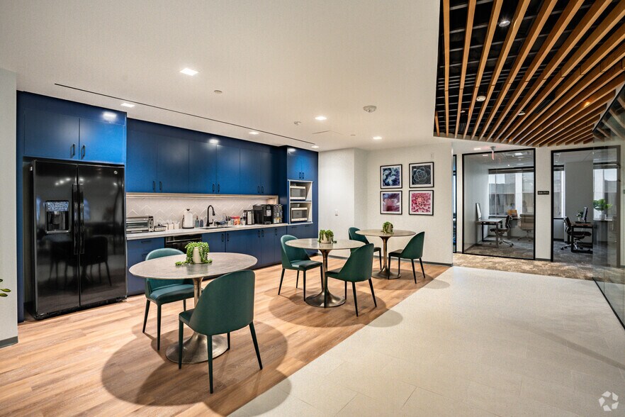 More Photos Of 1550 Wilson Blvd, Arlington Coworking Space