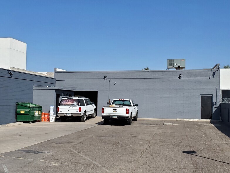 More Photos Of 1637-1639 N 40th St, Phoenix Warehouse For Lease