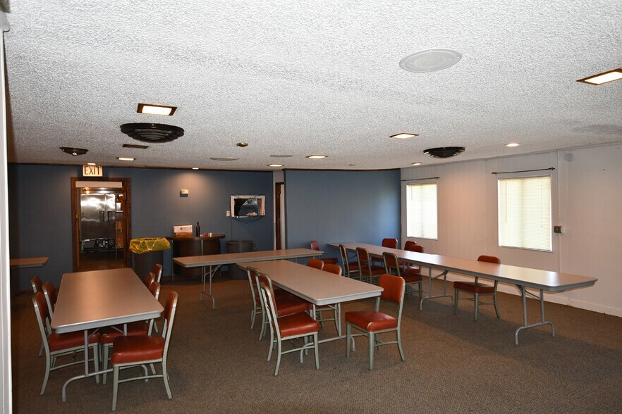 More Photos Of 2620 W 2nd St, The Dalles Restaurant For Sale