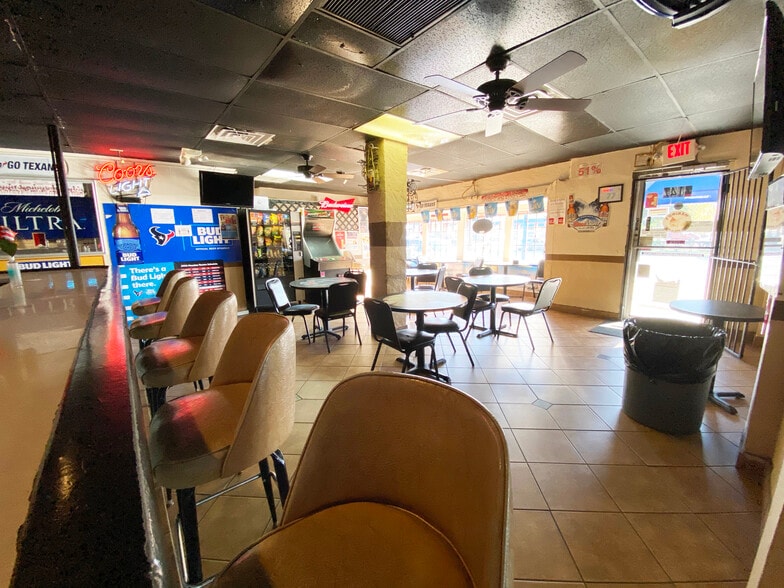 More Photos Of 7147 Harrisburg Blvd, Houston Restaurant For Sale