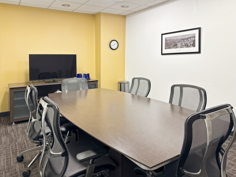 More Photos Of 104 W 40th St, New York Coworking Space