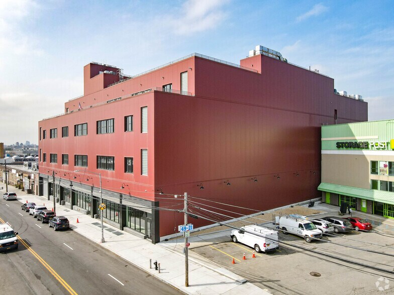 More Photos Of 4805 Metropolitan Ave, Ridgewood Light Distribution For Lease