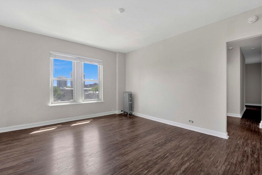 More Photos Of 1401 E Hyde Park Blvd, Chicago Apartments For Sale