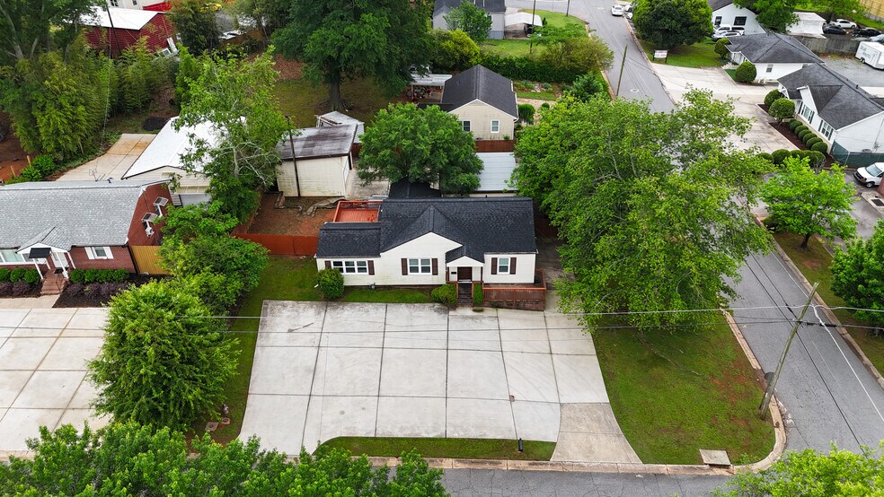 More Photos Of 1746 Hazelwood Dr SE, Marietta Office For Sale