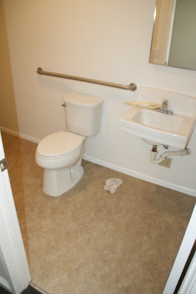 More Photos Of 25915 Senator Ave, Harbor City Warehouse For Lease