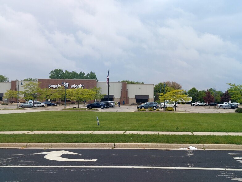 Primary Photo Of 1334 Memorial Dr, Watertown Land For Sale